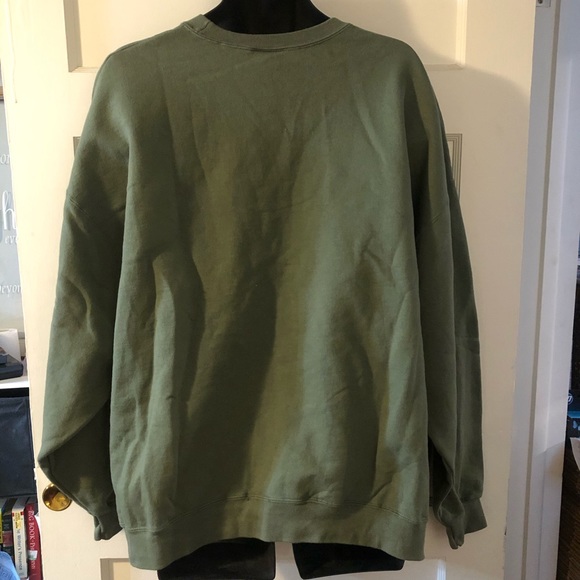 United Oil Sweater - Picture 4 of 5